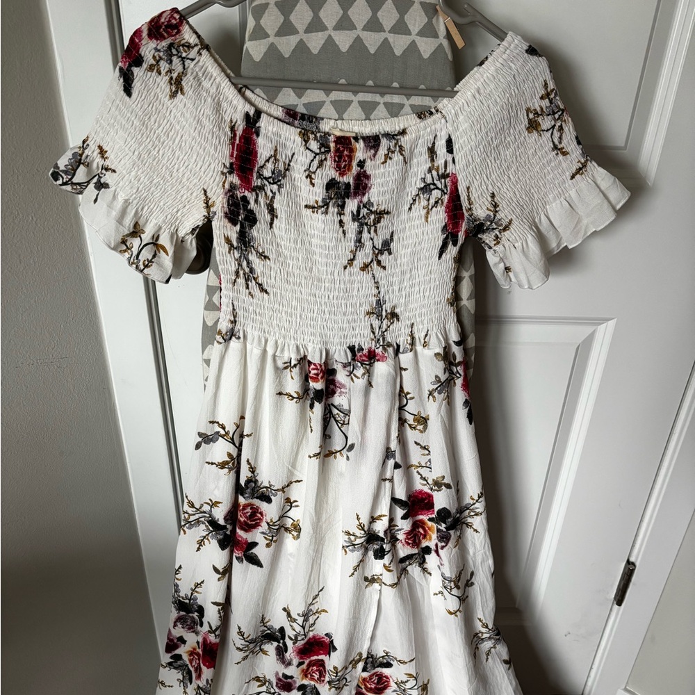 Floral Maxi Dress with Ruffle Sleeves